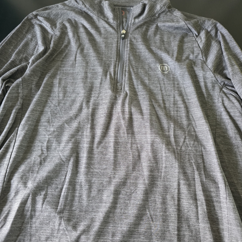 Travis Mathew Men's Gray 1/4 Zip Mock Neck Pullover Polo L Polyester Spandex